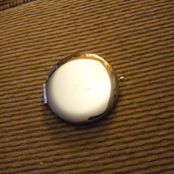 ❤️FINAL REDUCTION GREAT MOTHERS DAY GIFT!!!! EIFFEL TOWER COMPACT MIRROR - Picture 2 of 3